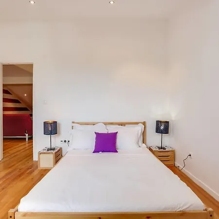 Charming 3 Bedroom At Penha Franca * リスボン
