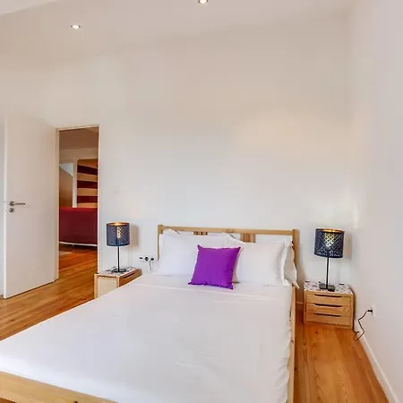 Apartment Charming 3 Bedroom At Penha Franca Lisbon