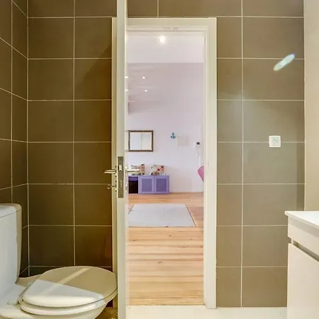 Apartment Charming 3 Bedroom At Penha Franca Lisbon